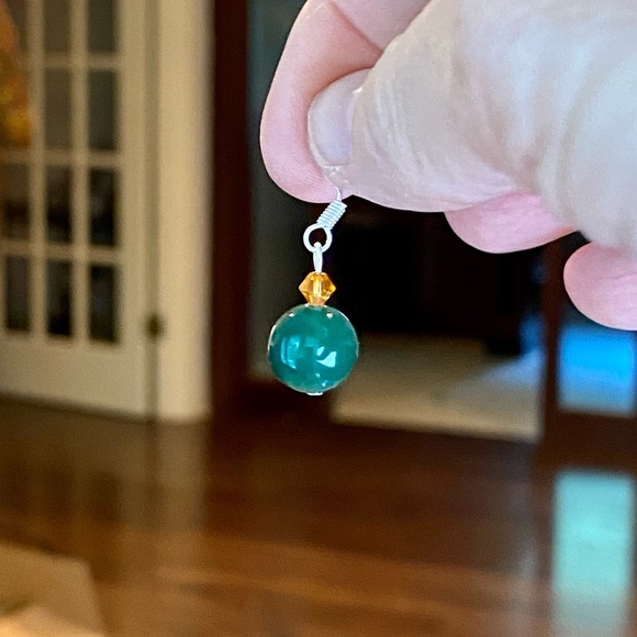 Floral pendant & Quartz necklace and earrings set - Picture 7 of 7